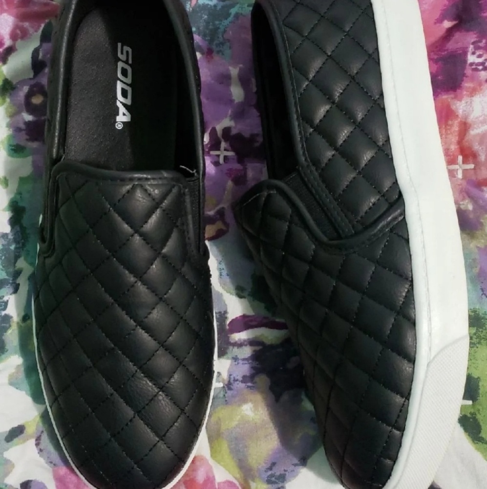 SALE 🎉 SODA faux leather slip ons